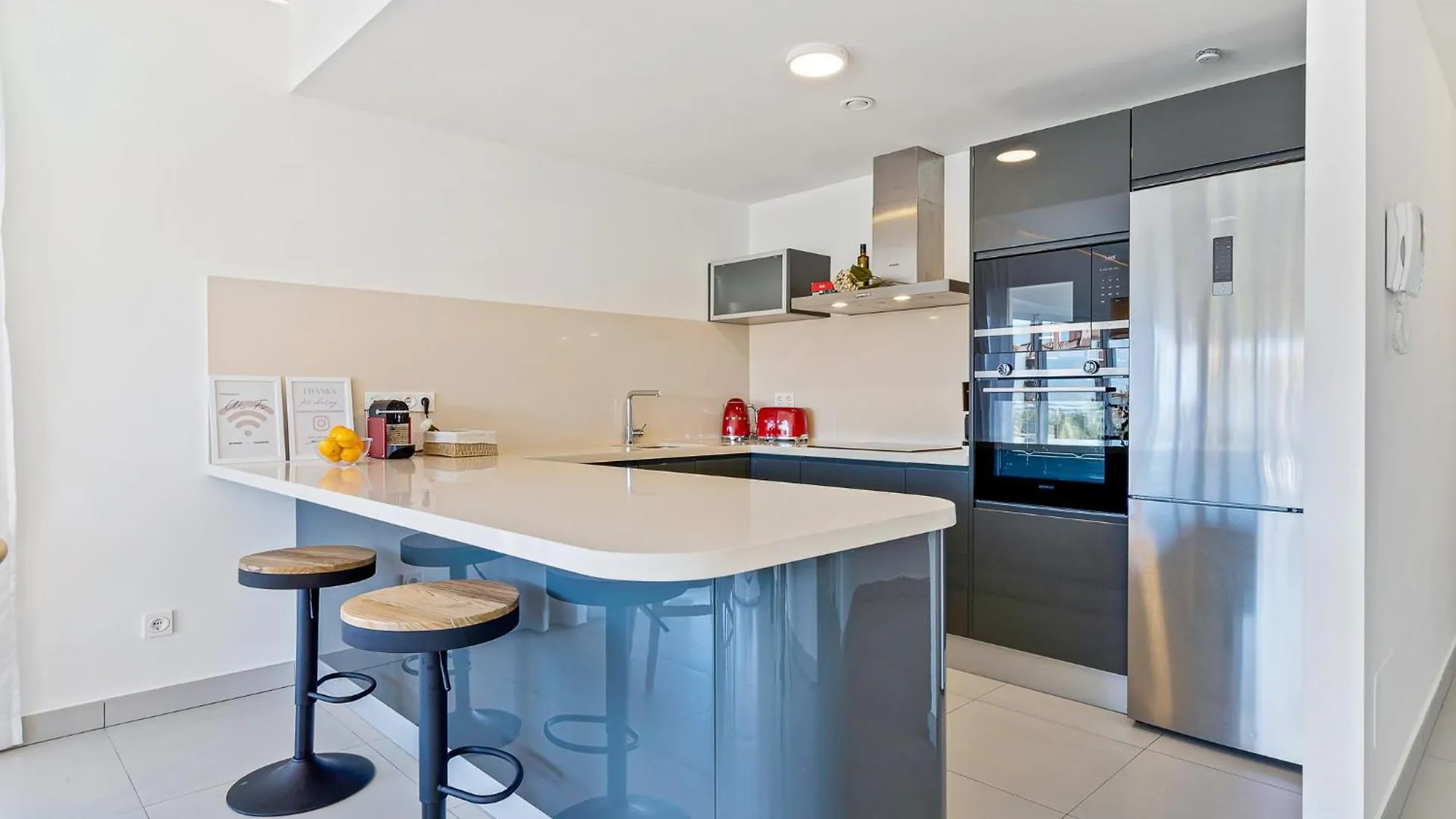 Luxurious 3-Bed And 3 Bathroom Apartment - Reserva Del Higueron マラガ