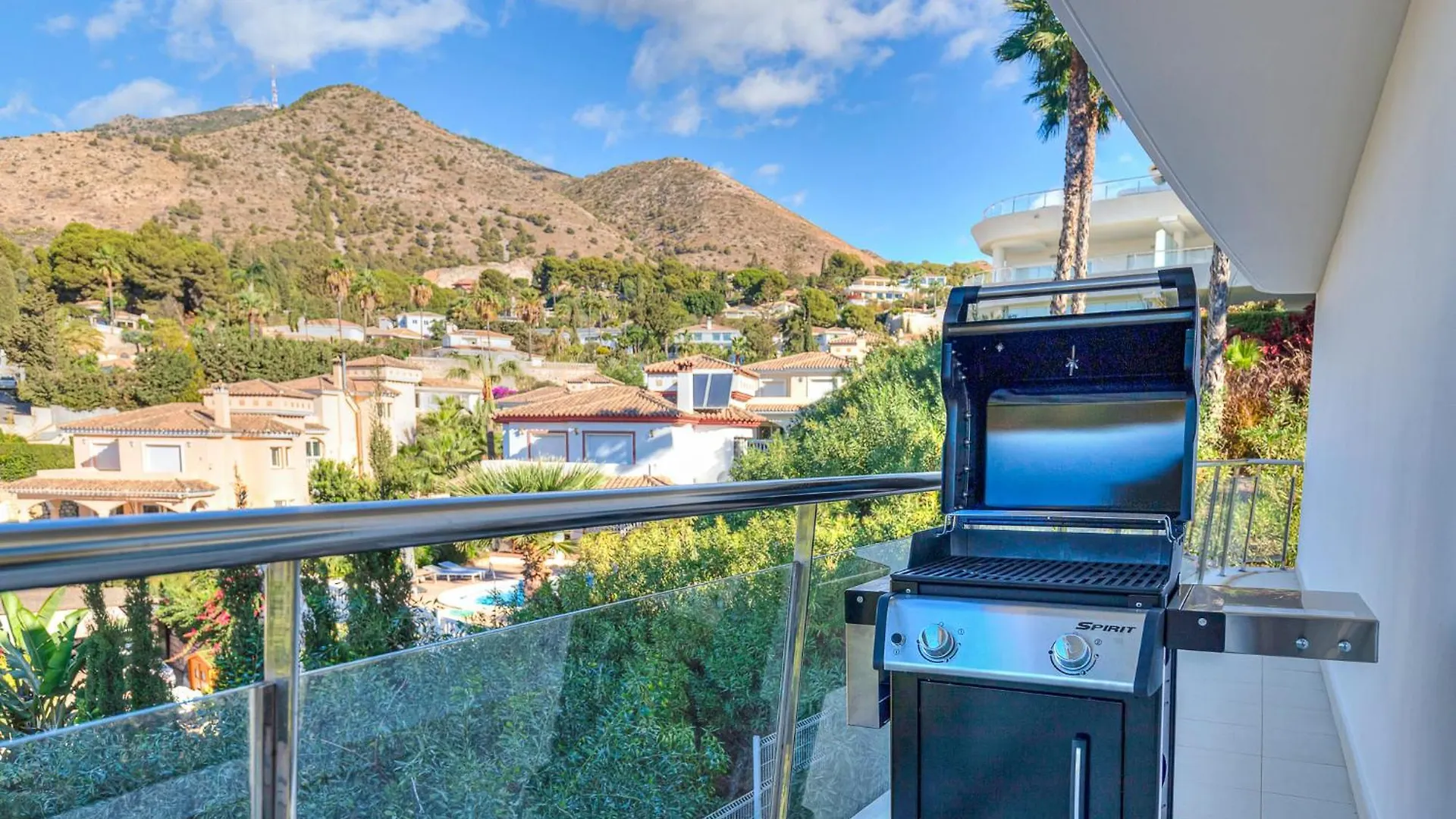 Luxurious 3-Bed And 3 Bathroom Apartment - Reserva Del Higueron Málaga Spanien